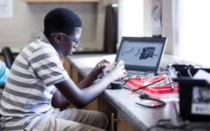 ضمان تكافؤ الفرص في الوصول الرقمي للشباب