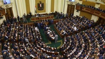 نائب: الحكومة أرسلت تعديلات قانون هيئة الرقابة المالية إلى البرلمان