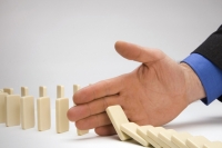 فيروس كورونا Covid-19 يُذكر شركات المحاسبة بالنظر في تخطيط الأزمات والمخاطر