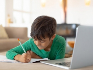 امتيازات مقدمة من PWC لرعاية الأطفال أثناء التعلم عن بُعد