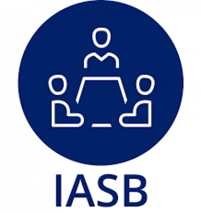 اقتراح تحسينات على طريقة عرض المعلومات في القوائم المالية ، مع التركيز على الأداء المالي