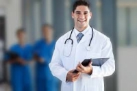 من يراقب أسعار الأطباء.. وهل يدفعون ضرائب ؟